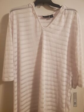 Apt. 9 White Textured V-Neck Top